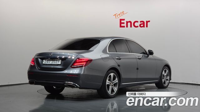 Mercedes-Benz E-Class (W213) E300 4MATIC AV Intelligent Drive 2017 — фото 2
