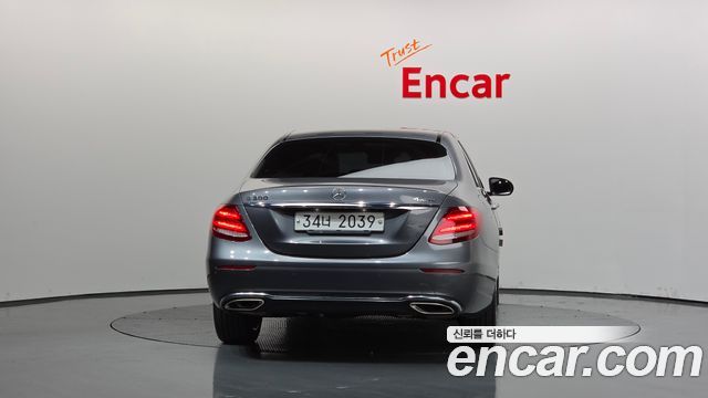 Mercedes-Benz E-Class (W213) E300 4MATIC AV Intelligent Drive 2017 — фото 4