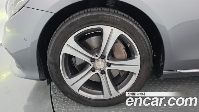 Mercedes-Benz E-Class (W213) E300 4MATIC AV Intelligent Drive 2017 — фото 5