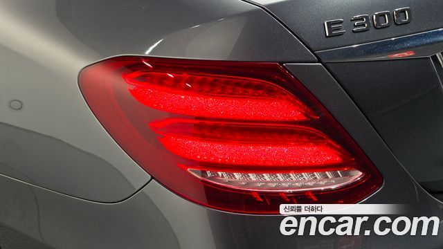 Mercedes-Benz E-Class (W213) E300 4MATIC AV Intelligent Drive 2017 — фото 23