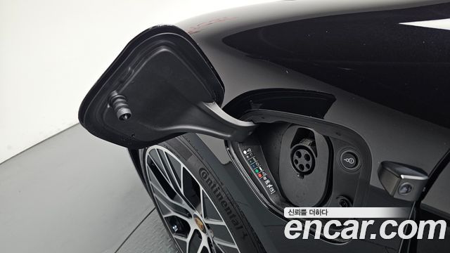Porsche Taycan Base 2023 — фото 16