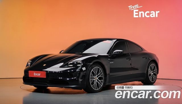 Porsche Taycan Base