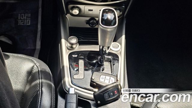 KG Mobility (SsangYong) Tivoli LX 2WD DLX 2015 — фото 15