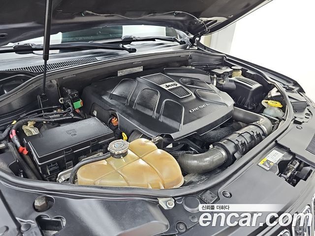 Jeep Grand Cherokee 3.0 Diesel Overland WK2 2014 — фото 6
