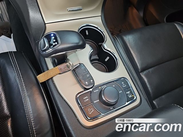 Jeep Grand Cherokee 3.0 Diesel Overland WK2 2014 — фото 9