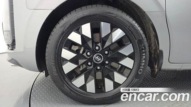 Hyundai Staria 4WD Lounge 9-Seater Inspiration 2025 — фото 21