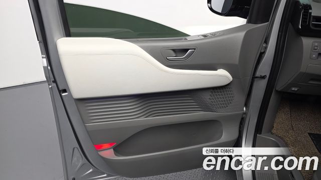 Hyundai Staria 4WD Lounge 9-Seater Inspiration 2025 — фото 24