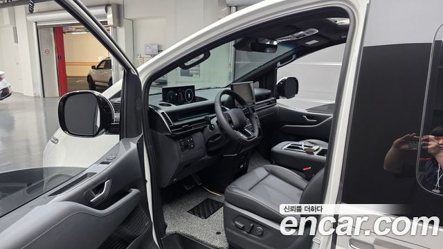 Hyundai Staria EV Lounge 11-Seater Prestige 2027 — фото 10