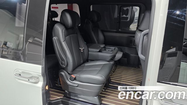 Hyundai Staria EV Lounge 11-Seater Prestige 2027 — фото 11