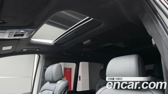 Hyundai Staria EV Lounge 11-Seater Prestige 2027 — фото 18