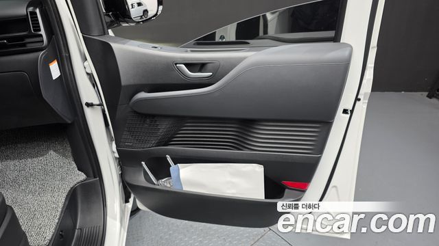 Hyundai Staria EV Lounge 11-Seater Prestige 2027 — фото 25