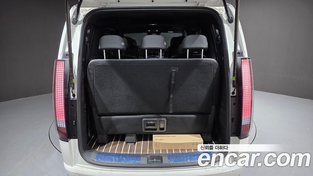 Hyundai Staria EV Lounge 11-Seater Prestige 2027 — фото 27