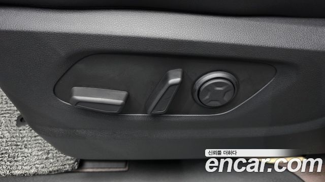 Hyundai Staria EV Lounge 11-Seater Prestige 2027 — фото 31