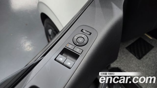 Hyundai Staria EV Lounge 11-Seater Prestige 2027 — фото 37
