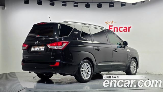 KG Mobility (SsangYong) Korando Turismo 4WD RT 11-seater 2014 — фото 2
