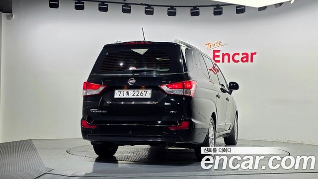 KG Mobility (SsangYong) Korando Turismo 4WD RT 11-seater 2014 — фото 4