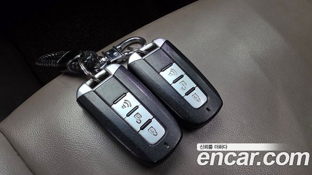KG Mobility (SsangYong) Korando Turismo 4WD RT 11-seater 2014 — фото 16