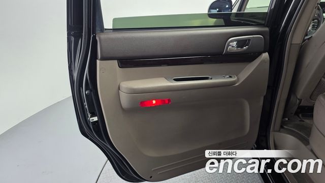 KG Mobility (SsangYong) Korando Turismo 4WD RT 11-seater 2014 — фото 25