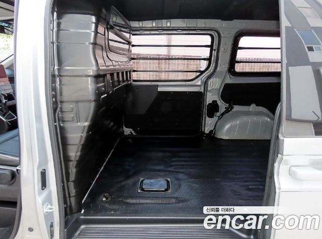 Hyundai Staria Cargo 3-Seater Modern 2022 — фото 7