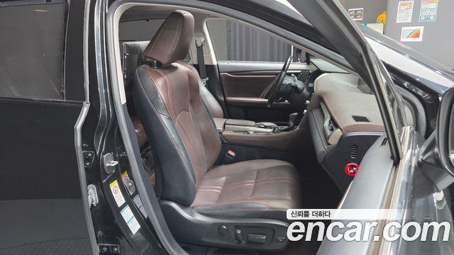 Lexus RX450h (IV) Executive 2019 — фото 12