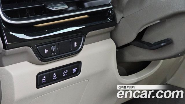 Kia Carnival (IV) HEV 9-Seater Hi-Limousine Signature 2025 — фото 13