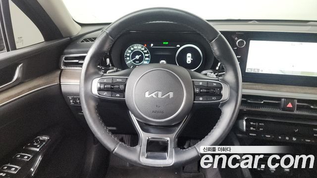 Kia K5 (III) 2.0 Noblesse 2023 — фото 14