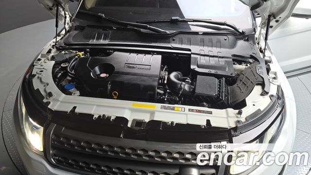 Land Rover Range Rover Evoque 2.0 TD4 HSE 2018 — фото 6