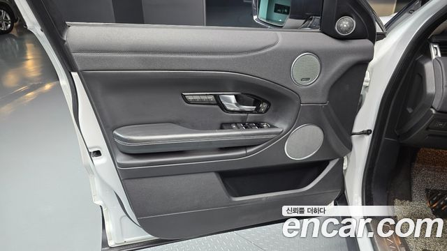 Land Rover Range Rover Evoque 2.0 TD4 HSE 2018 — фото 24
