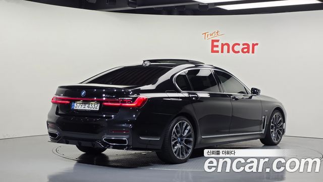 BMW 7 Series (G11) 745Le iPerformance M Sport 2022 — фото 2