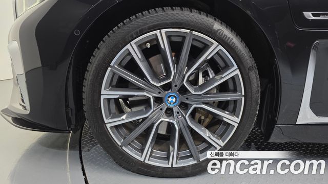 BMW 7 Series (G11) 745Le iPerformance M Sport 2022 — фото 5