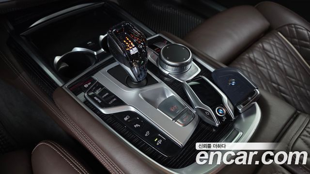 BMW 7 Series (G11) 745Le iPerformance M Sport 2022 — фото 9