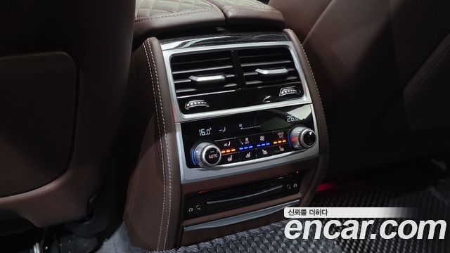 BMW 7 Series (G11) 745Le iPerformance M Sport 2022 — фото 20