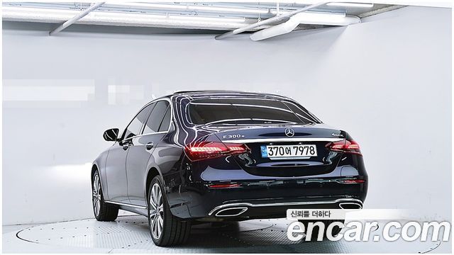 Mercedes-Benz E-Class (W213) E300e 4MATIC Exclusive 2023 — фото 2