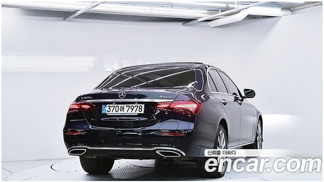 Mercedes-Benz E-Class (W213) E300e 4MATIC Exclusive 2023 — фото 3