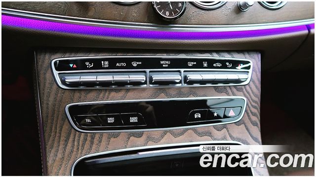 Mercedes-Benz E-Class (W213) E300e 4MATIC Exclusive 2023 — фото 17