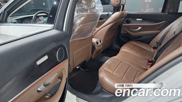 Mercedes-Benz E-Class (W213) E220d Avantgarde 2018 — фото 12