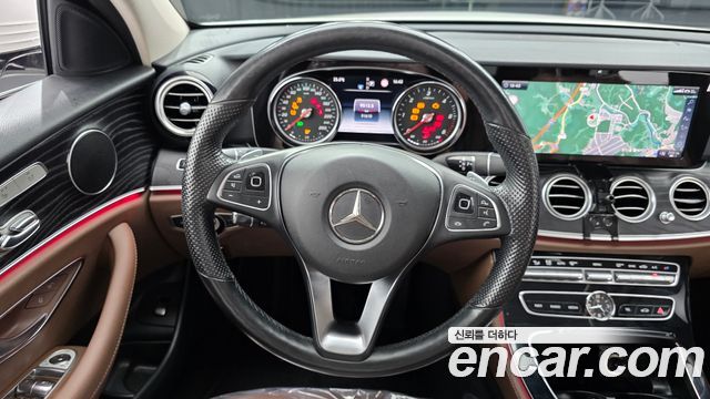 Mercedes-Benz E-Class (W213) E220d Avantgarde 2018 — фото 13