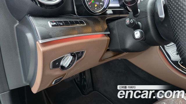 Mercedes-Benz E-Class (W213) E220d Avantgarde 2018 — фото 16