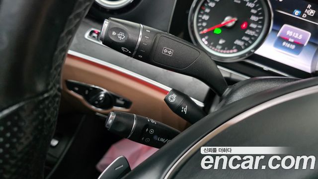 Mercedes-Benz E-Class (W213) E220d Avantgarde 2018 — фото 17