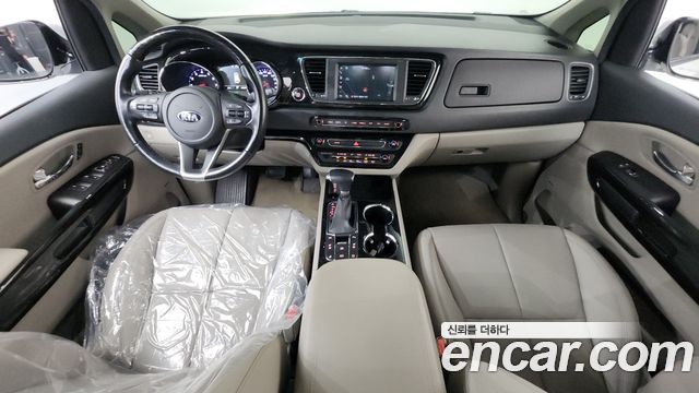 Kia Carnival Gasoline 7-Seater Limousine President 2019 — фото 7