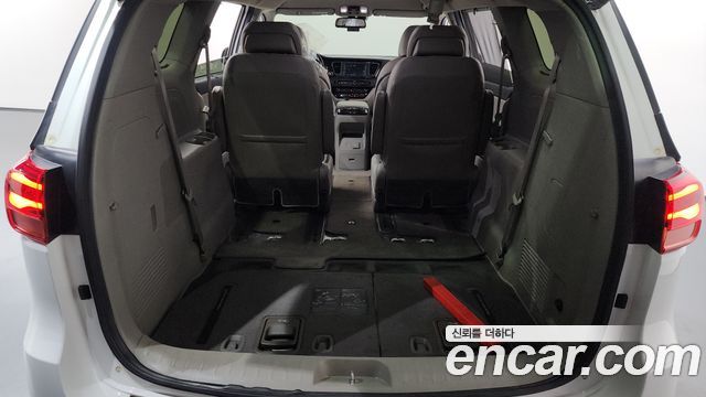 Kia Carnival Gasoline 7-Seater Limousine President 2019 — фото 23