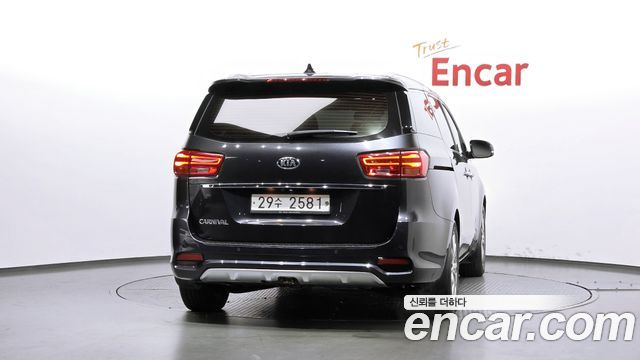 Kia Carnival Gasoline 9-Seater Noblesse Special 2019 — фото 4