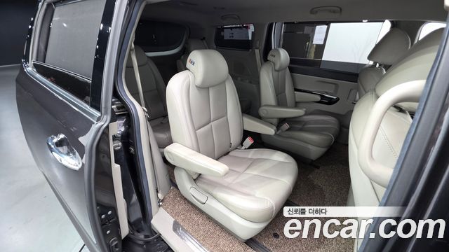 Kia Carnival Gasoline 9-Seater Noblesse Special 2019 — фото 11