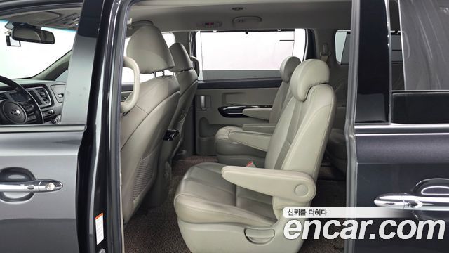 Kia Carnival Gasoline 9-Seater Noblesse Special 2019 — фото 12