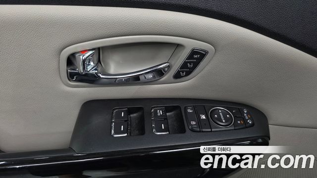 Kia Carnival Gasoline 9-Seater Noblesse Special 2019 — фото 14