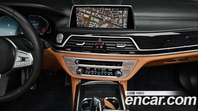 BMW 7 Series (G11) 730d xDrive M Sport 2020 — фото 18
