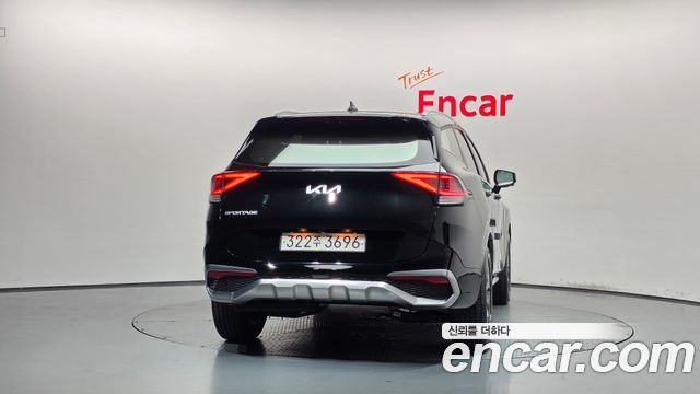 Kia Sportage (V) Diesel 2.0 2WD Nobleless 2022 — фото 4