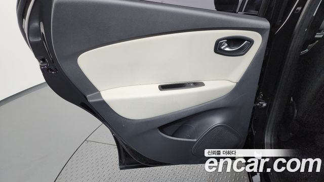 Renault Korea QM3 RE Signature 2018 — фото 25
