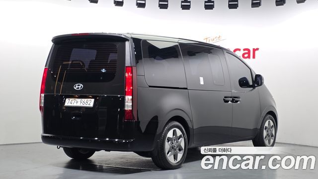 Hyundai Staria Tourer 11-Seater Modern 2025 — фото 2