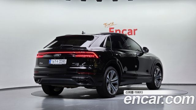 Audi Q8 (4M) 55 TFSI Quattro Premium 2023 — фото 2
